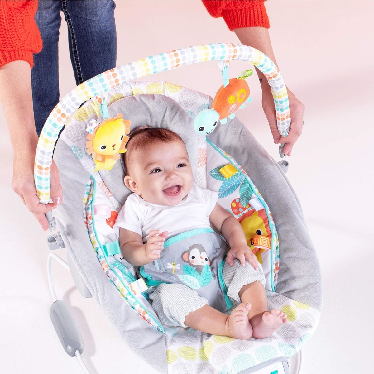 טרמפולינה מחבקת עד 9 קג דגם Comfortable Soothing Vibration Baby Bouncer Whimsical Wild